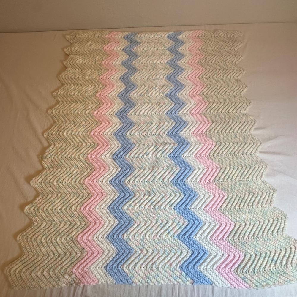 Vintage‎ Pastel Handmade Crochet Soft  Baby Blanket Chevron Throw Afghan Unisex